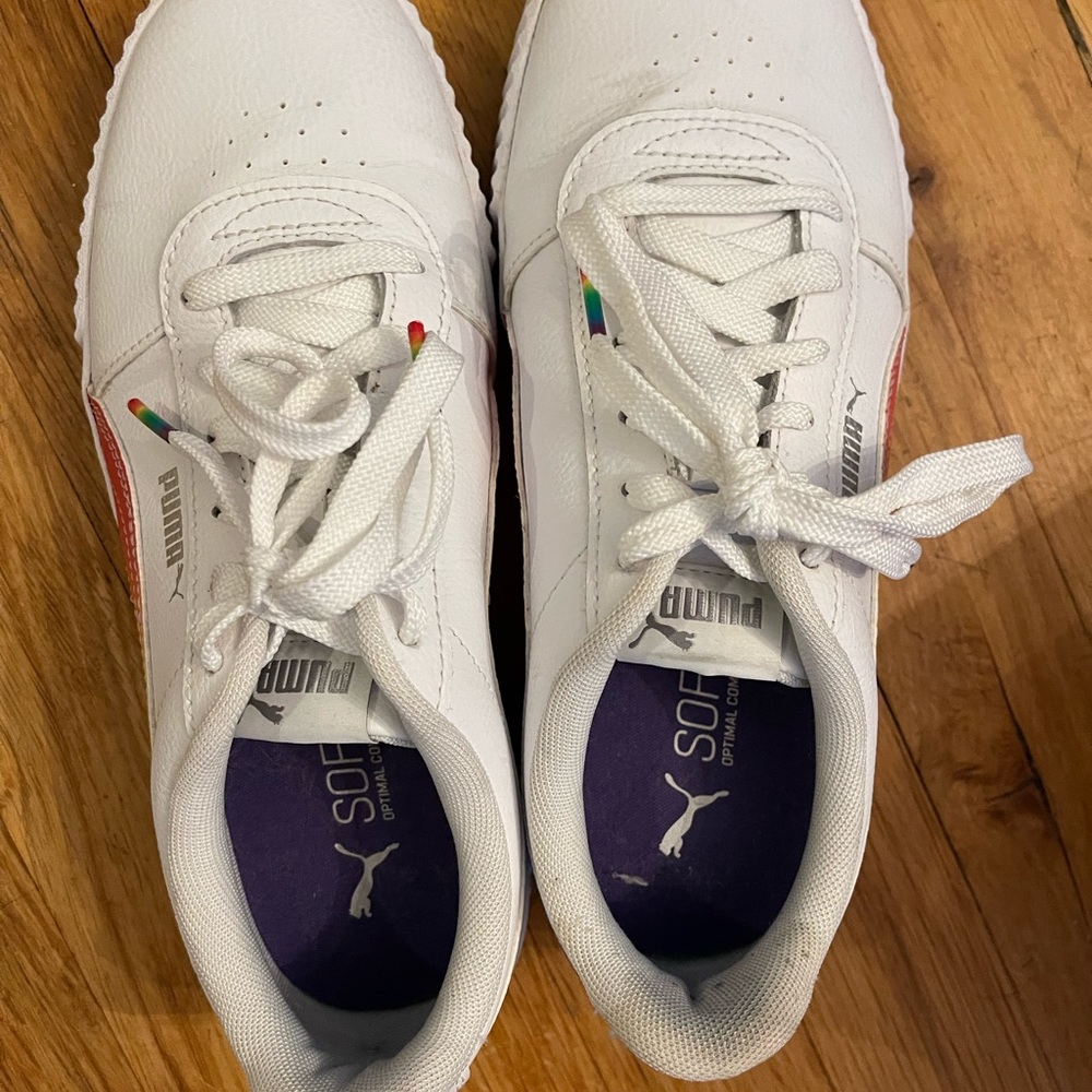 Rainbow women’s Pumas Size 8